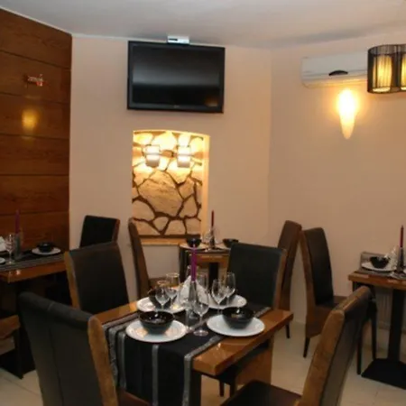 Papu 4* Bucharest